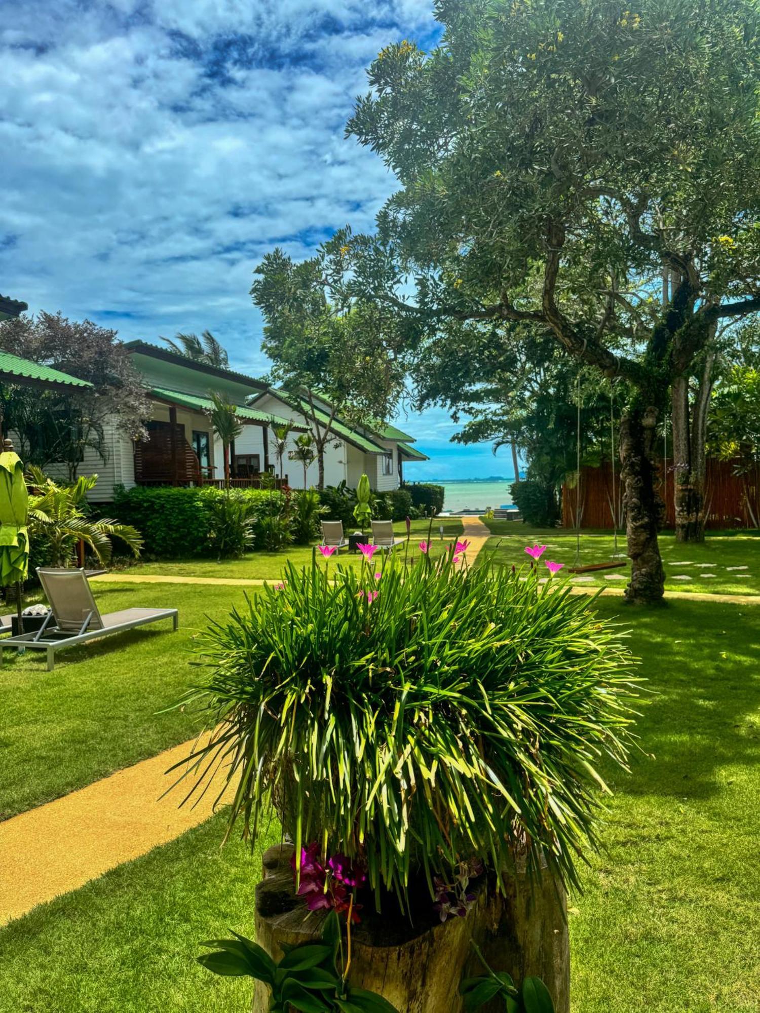 The Joy Beach Villas Hinkong Exteriör bild